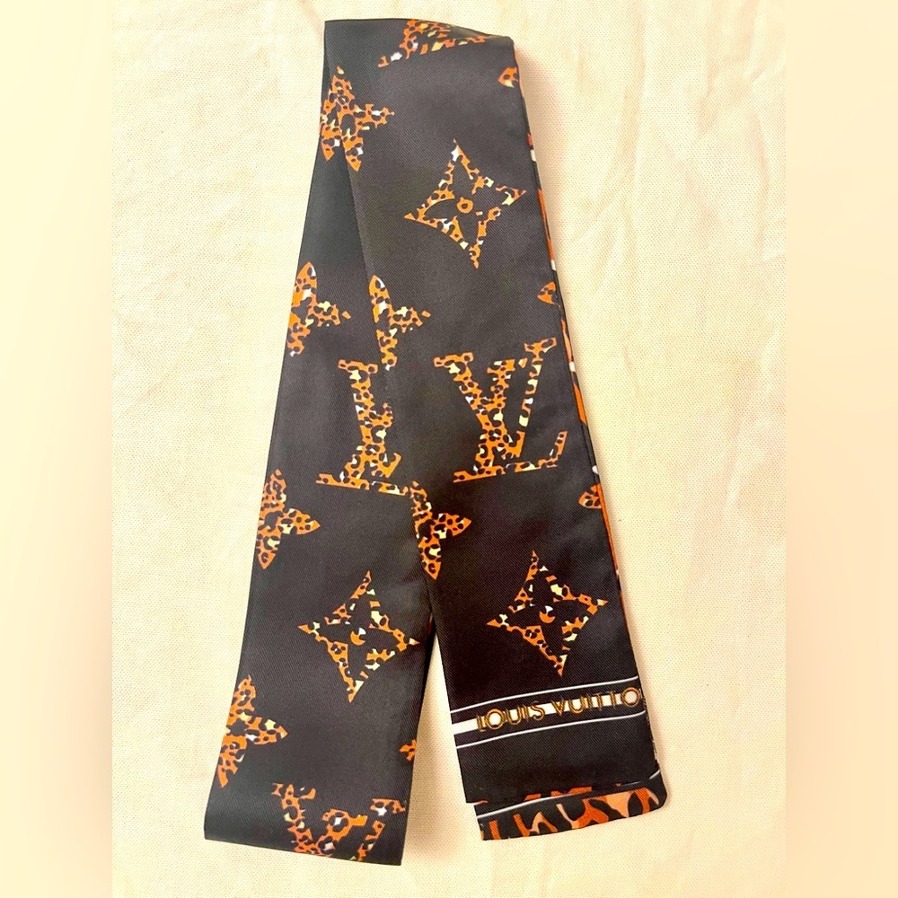 Chic Monogram Brown Twilly Bandeau Scarf - Picture 3 of 6